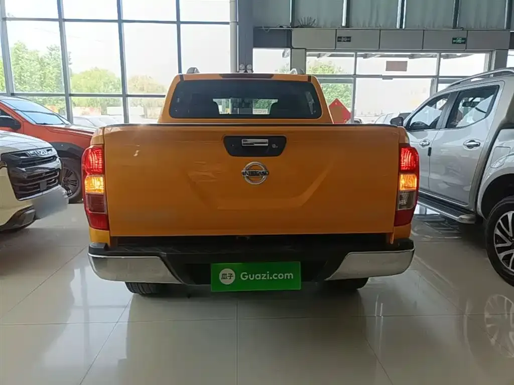 Nissan Navara — фото 2