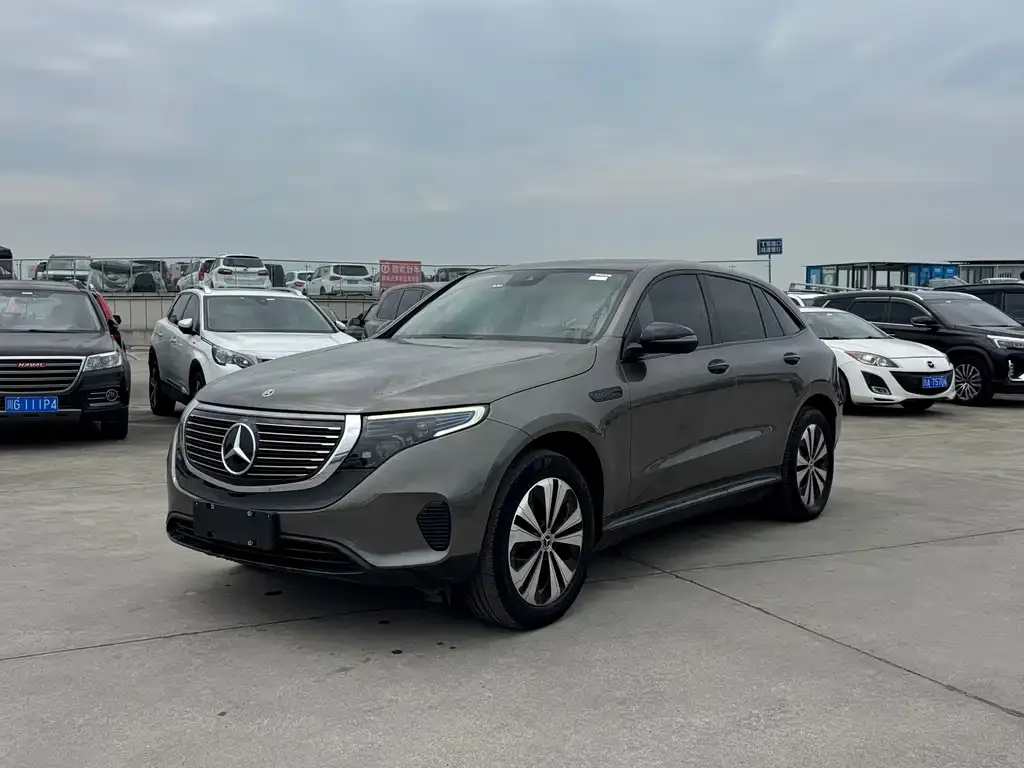 Mercedes-Benz EQC — фото 1