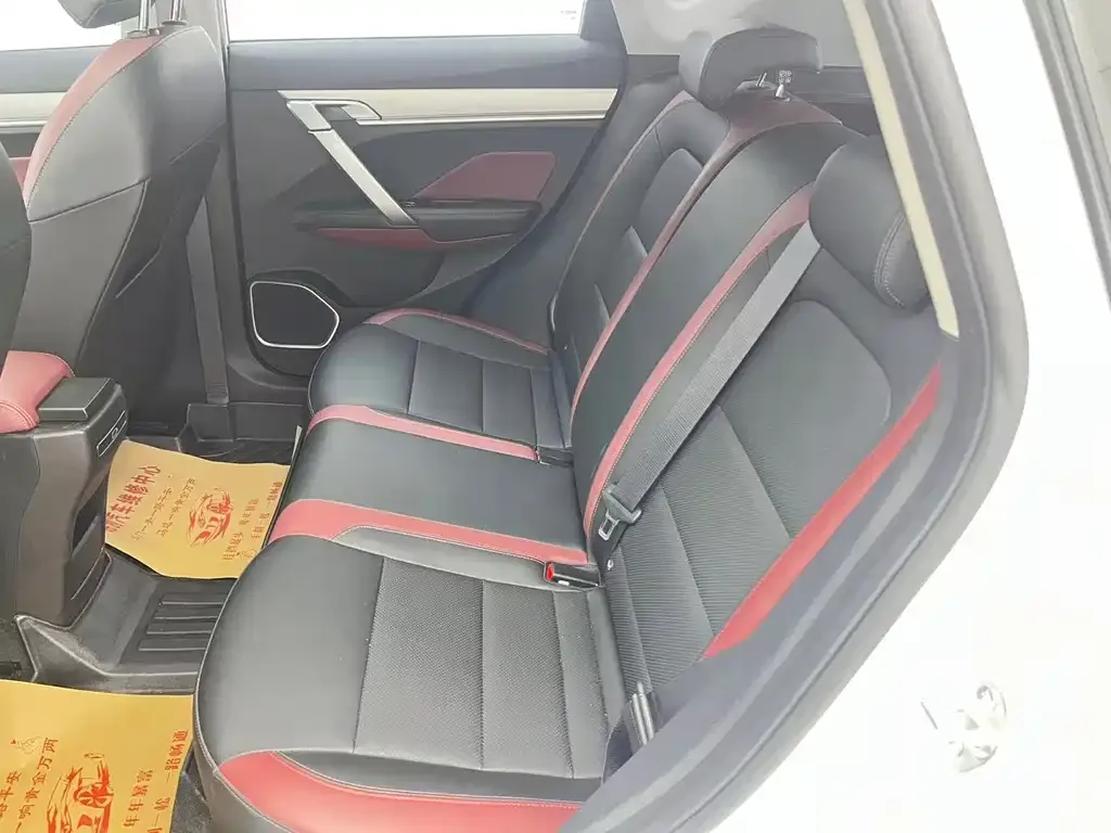 Geely Binyue — фото 10