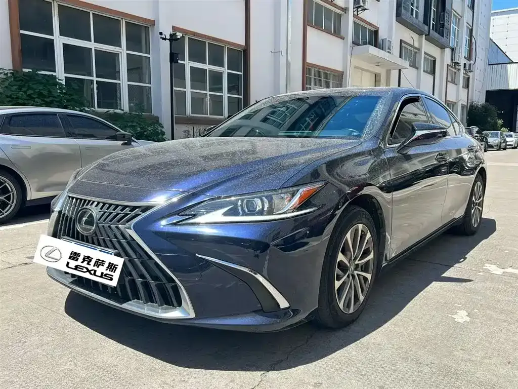 Lexus ES — фото 1