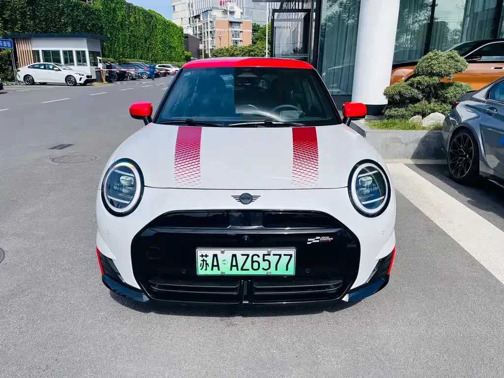 MINI JCW Electric — фото 7