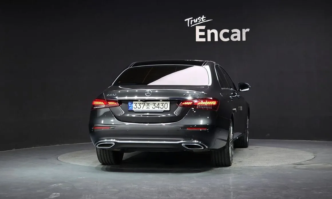 Mercedes-Benz E-Class — фото 10