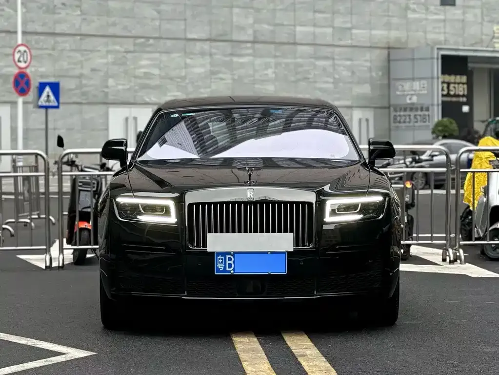 Rolls-Royce Ghost — фото 1