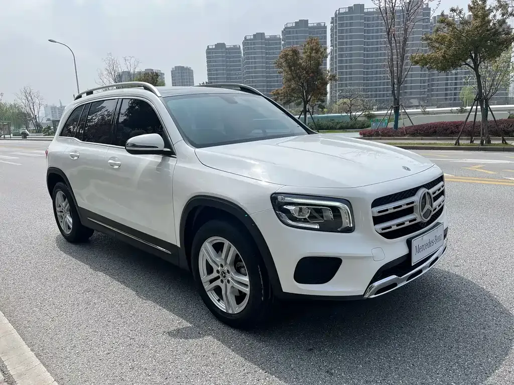 Mercedes-Benz GLB — фото 10