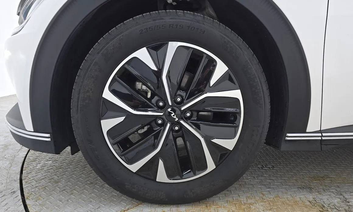 Kia EV6 — фото 6