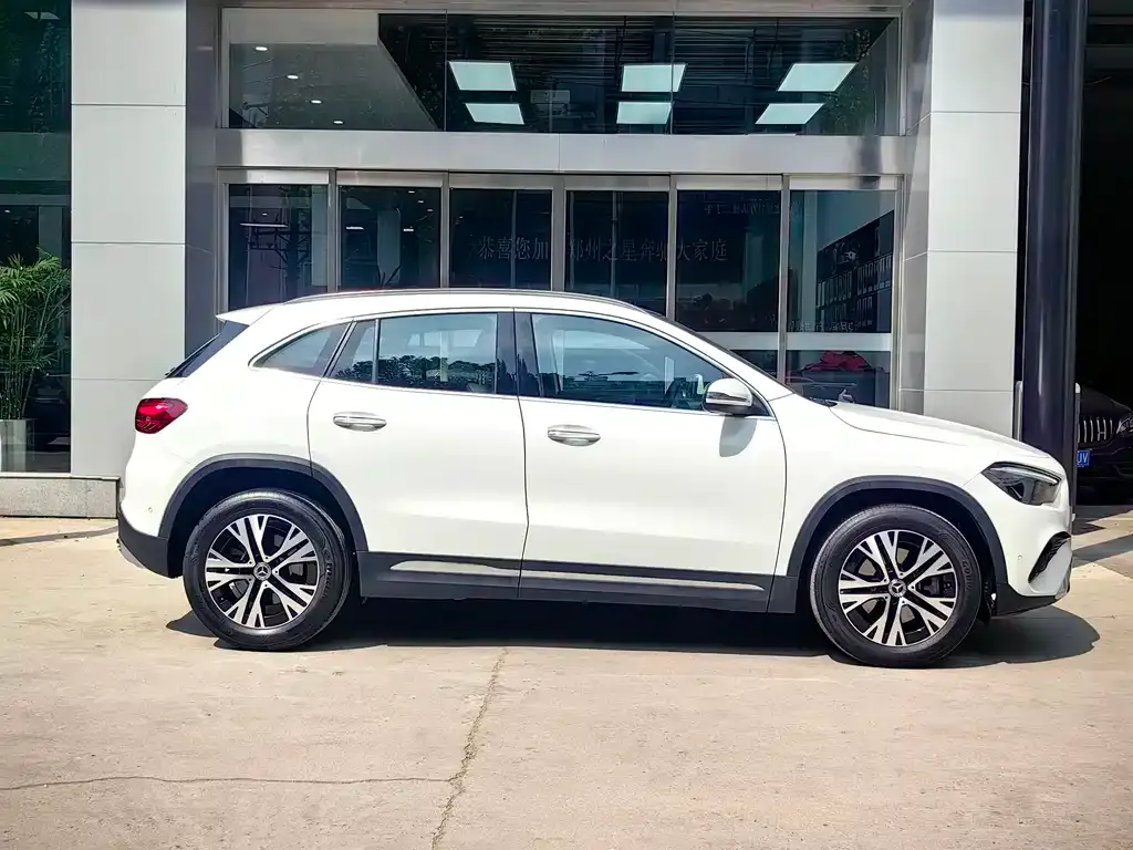 Mercedes-Benz GLA — фото 7
