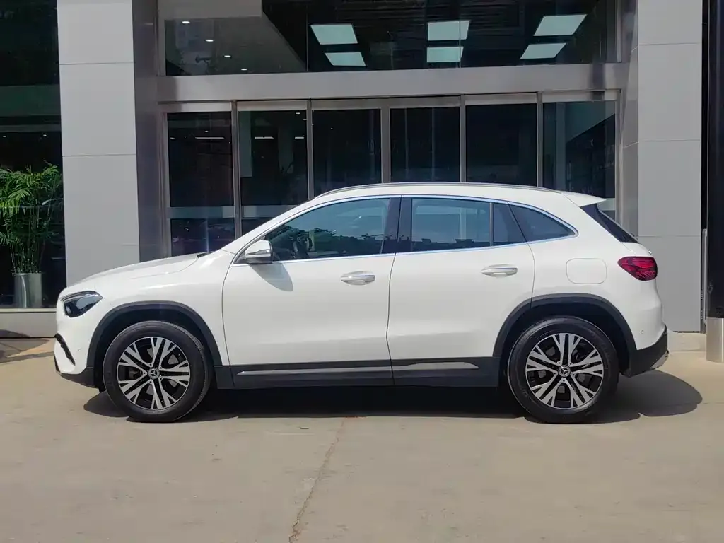 Mercedes-Benz GLA — фото 10