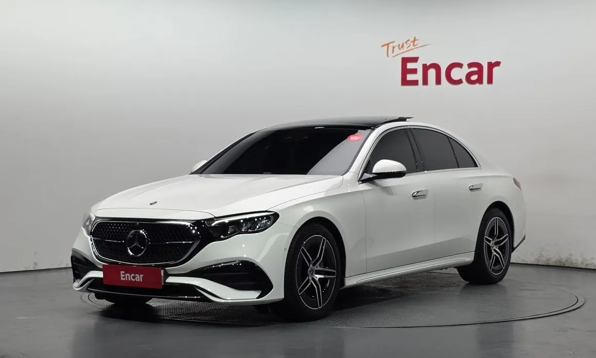 Mercedes-Benz E-Class — фото 1