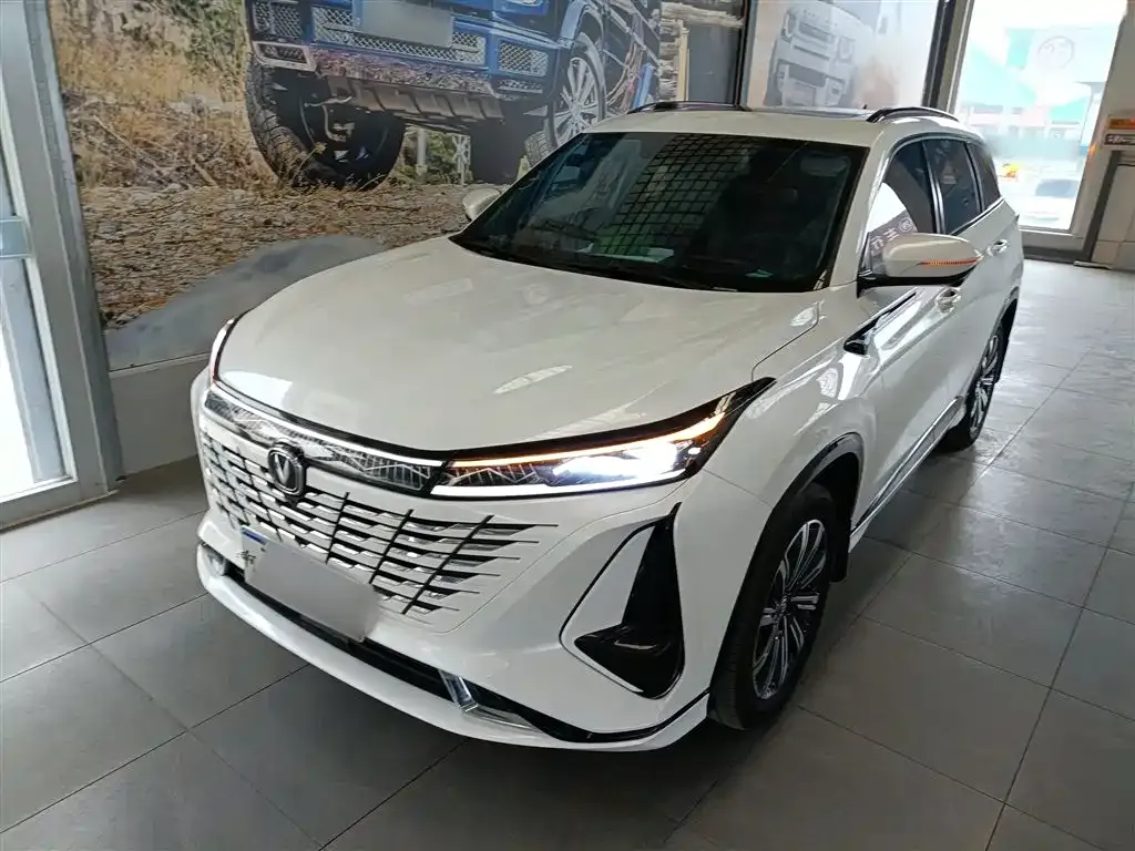 Changan CS75 PLUS — фото 1