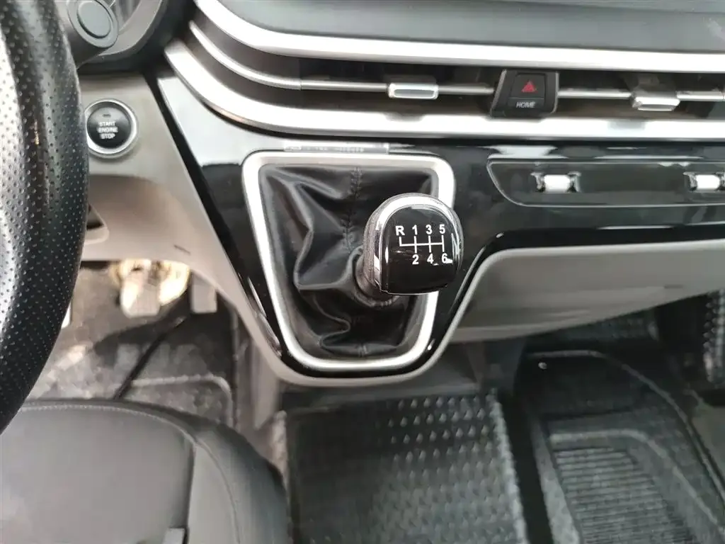 IVECO Juxing — фото 3