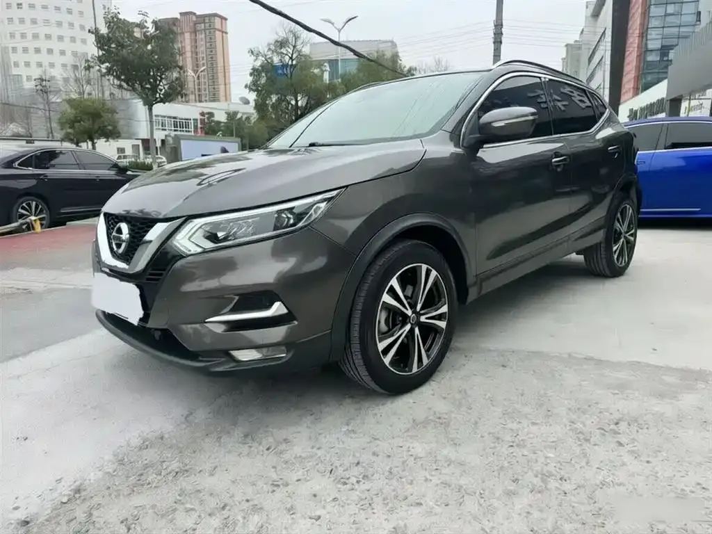 Nissan Qashqai — фото 1