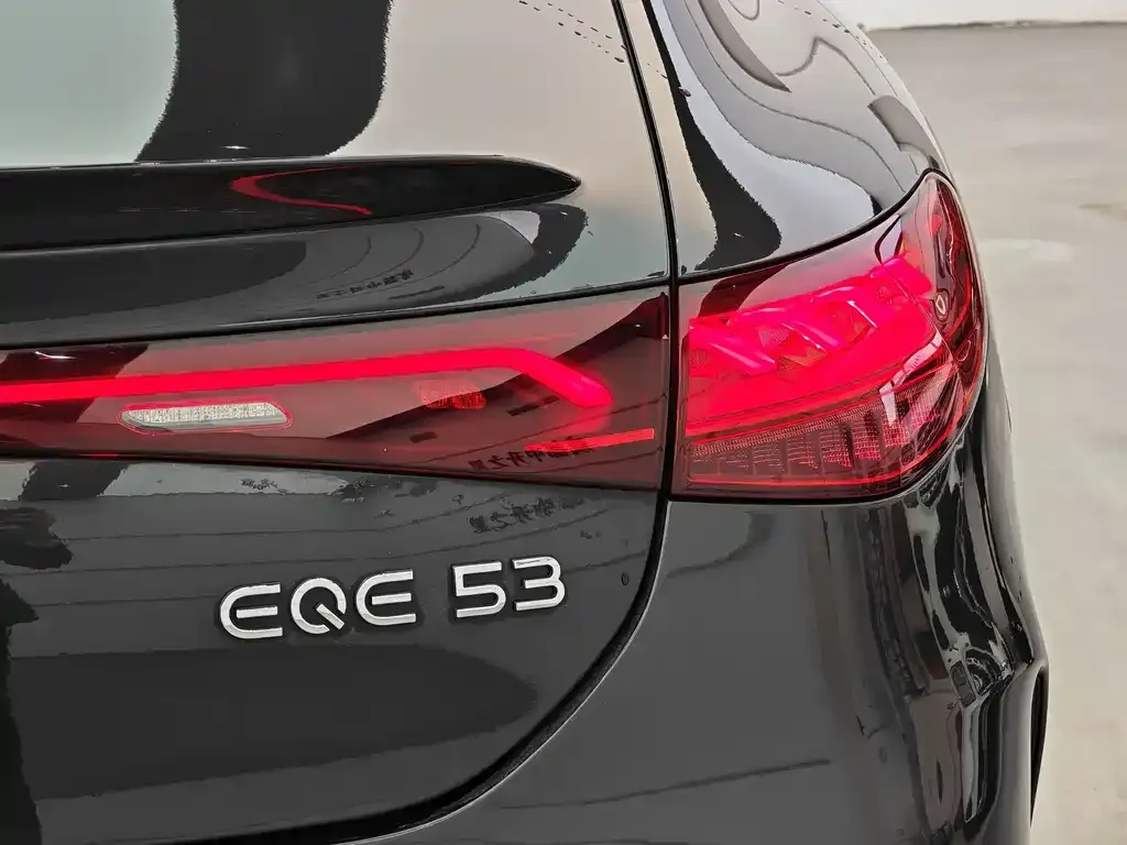Mercedes-Benz EQE AMG — фото 4