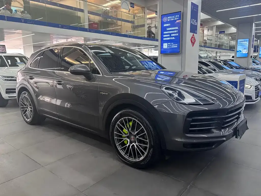 Porsche Cayenne Hybrid — фото 10