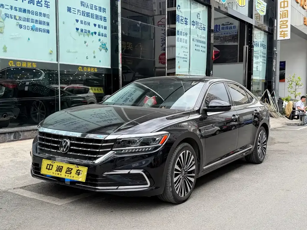 Volkswagen Passat — фото 1