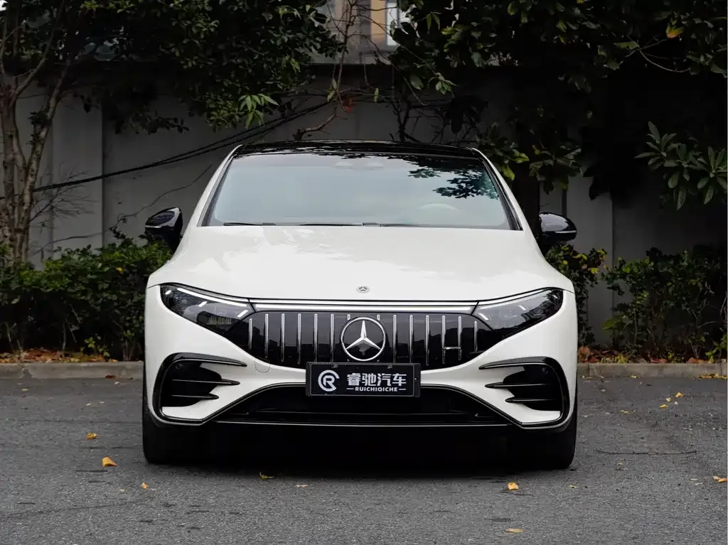 Mercedes-Benz EQS AMG — фото 2