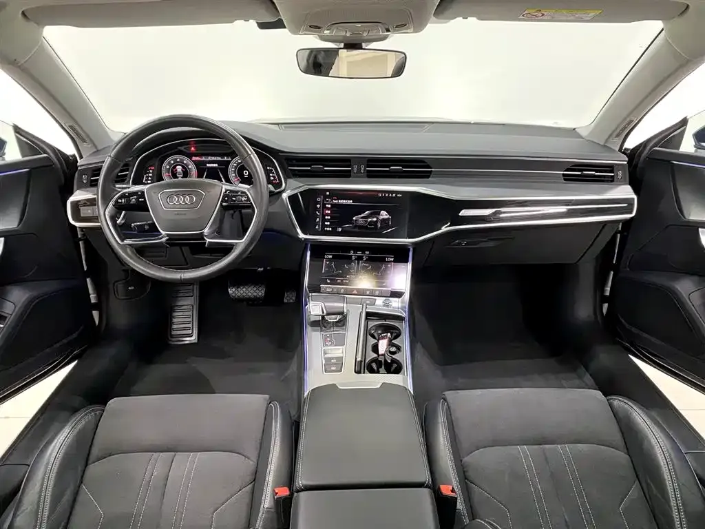 Audi A7L — фото 10
