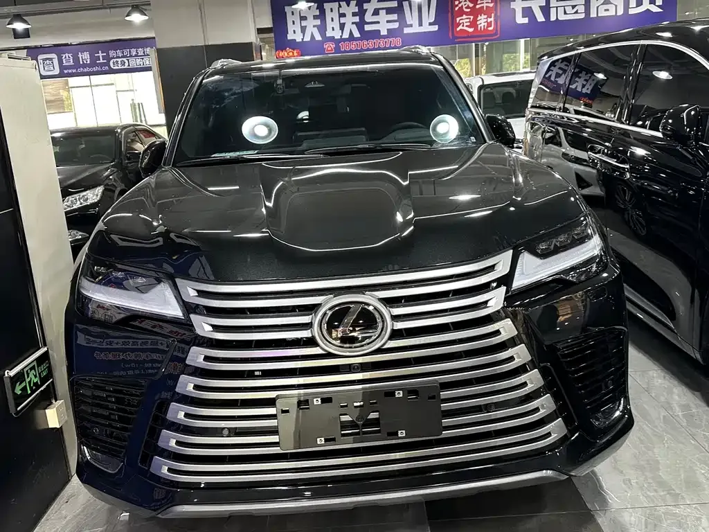Lexus LX — фото 9