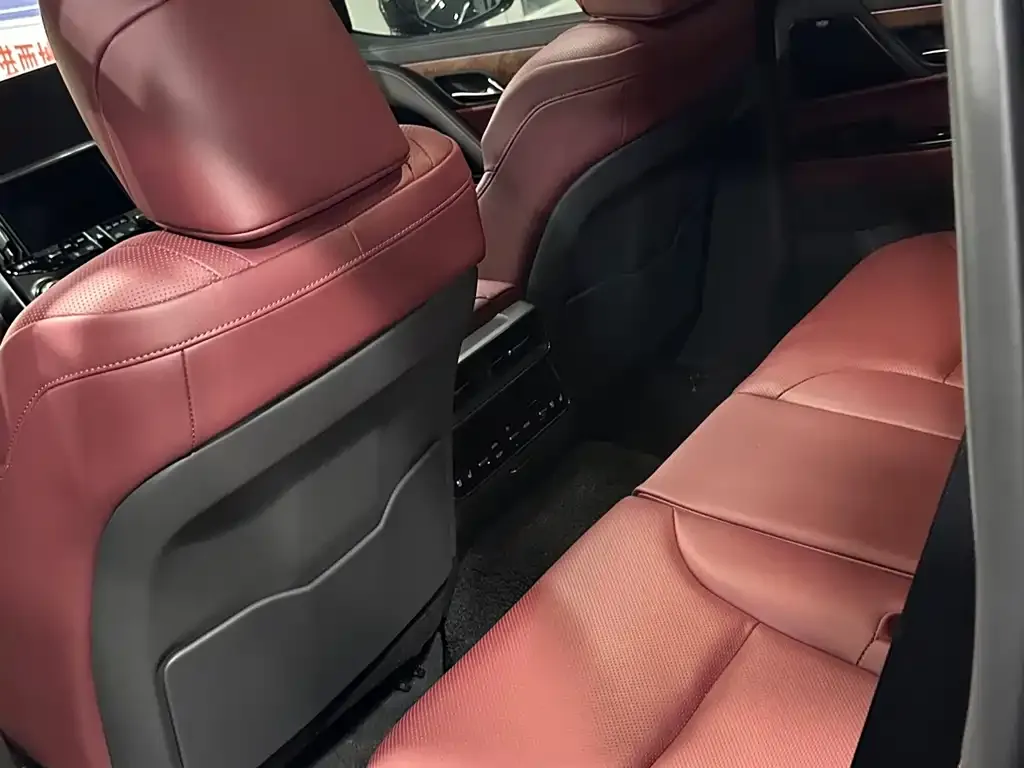 Lexus LX — фото 2