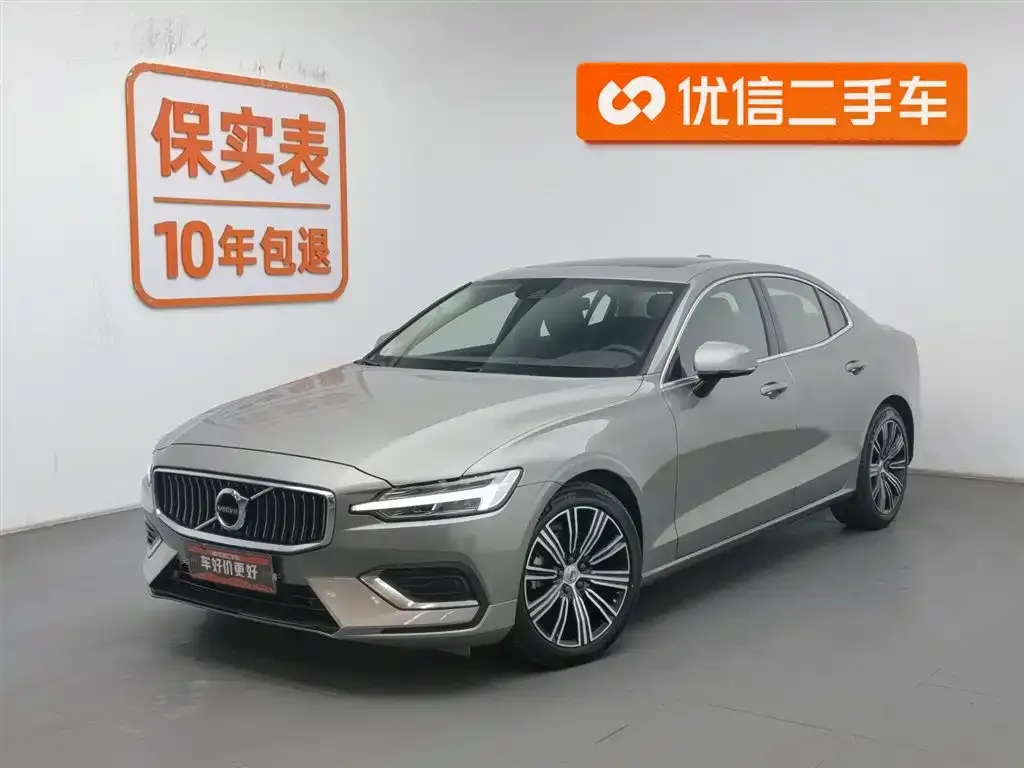 Volvo S60 — фото 1
