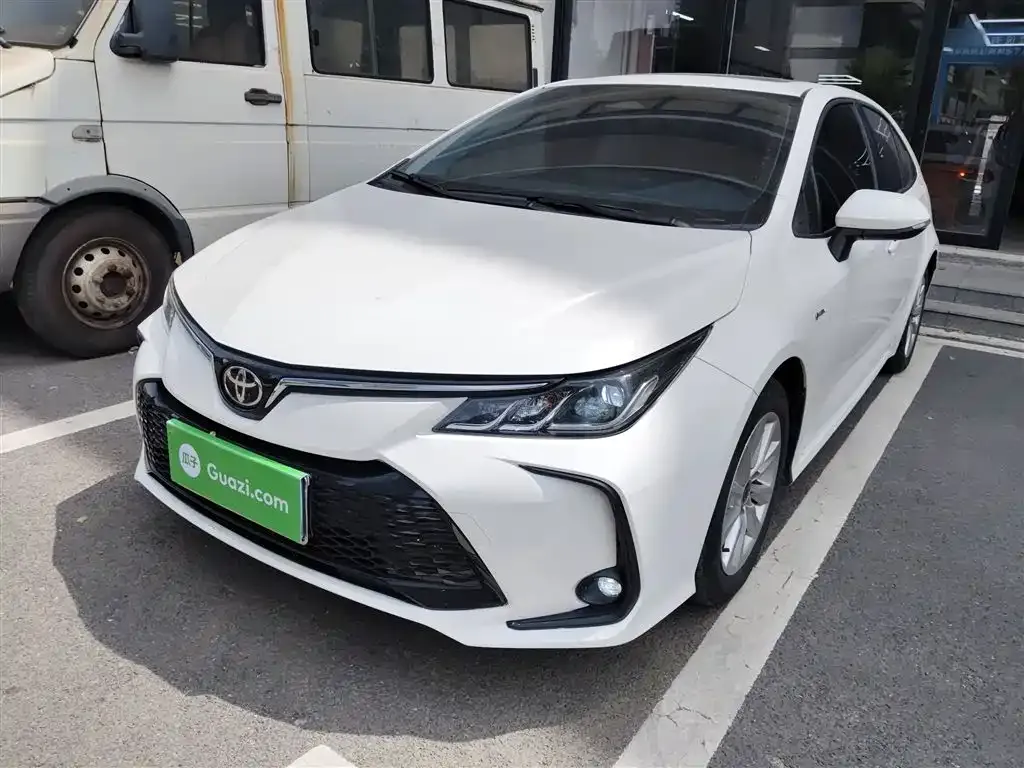 Toyota Corolla — фото 1