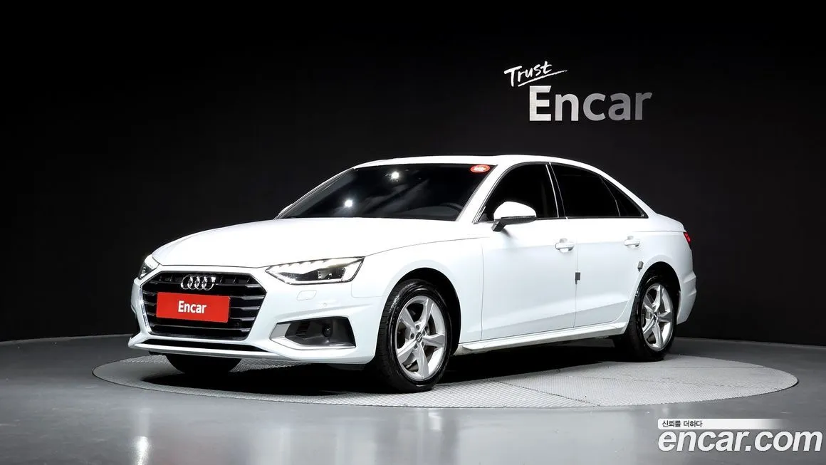 Audi A4 — фото 1