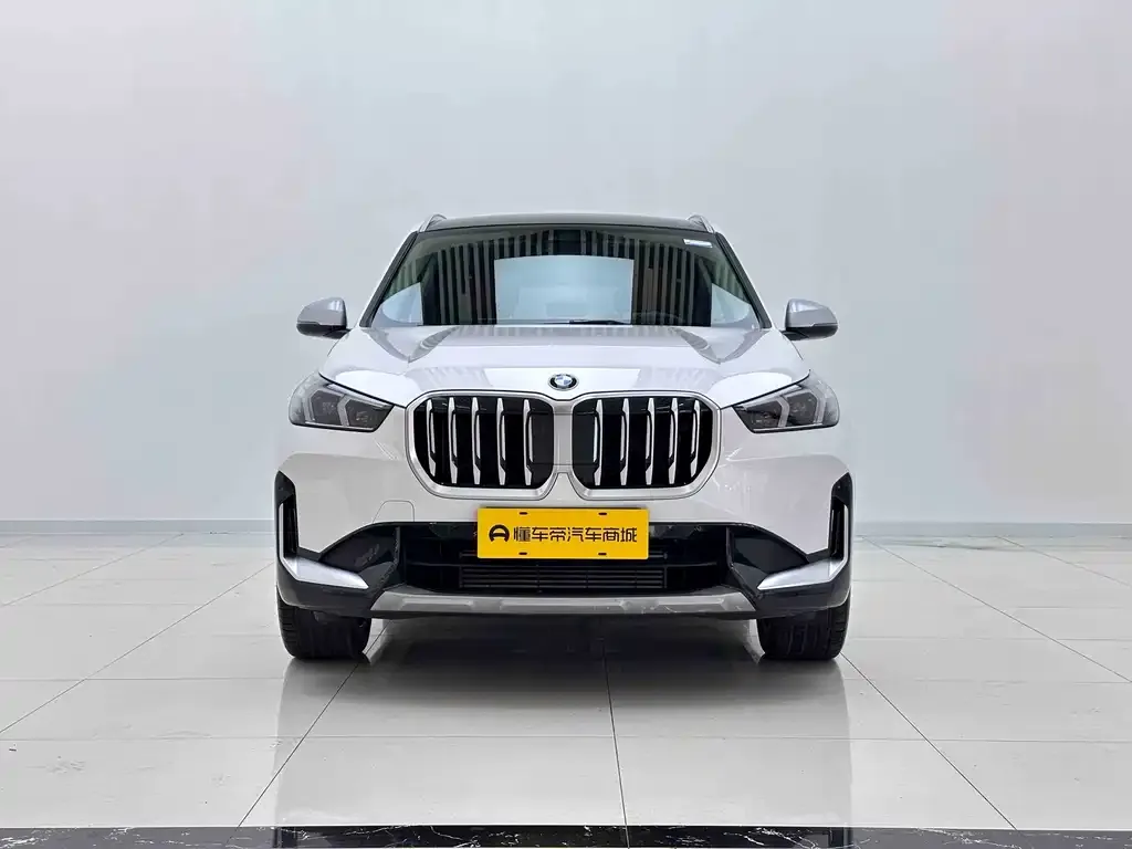 BMW X1 — фото 7