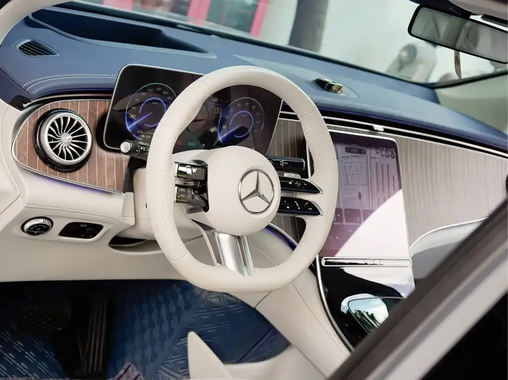 Mercedes-Benz EQE SUV — фото 10