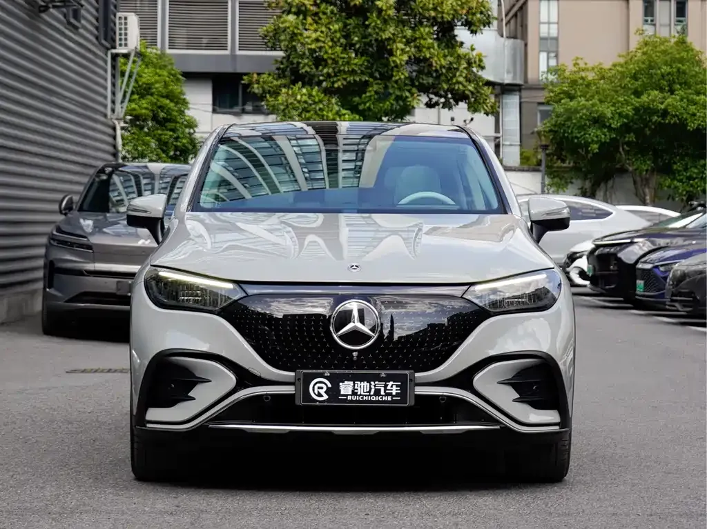 Mercedes-Benz EQE SUV — фото 3
