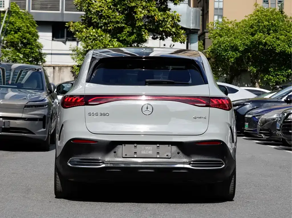 Mercedes-Benz EQE SUV — фото 5