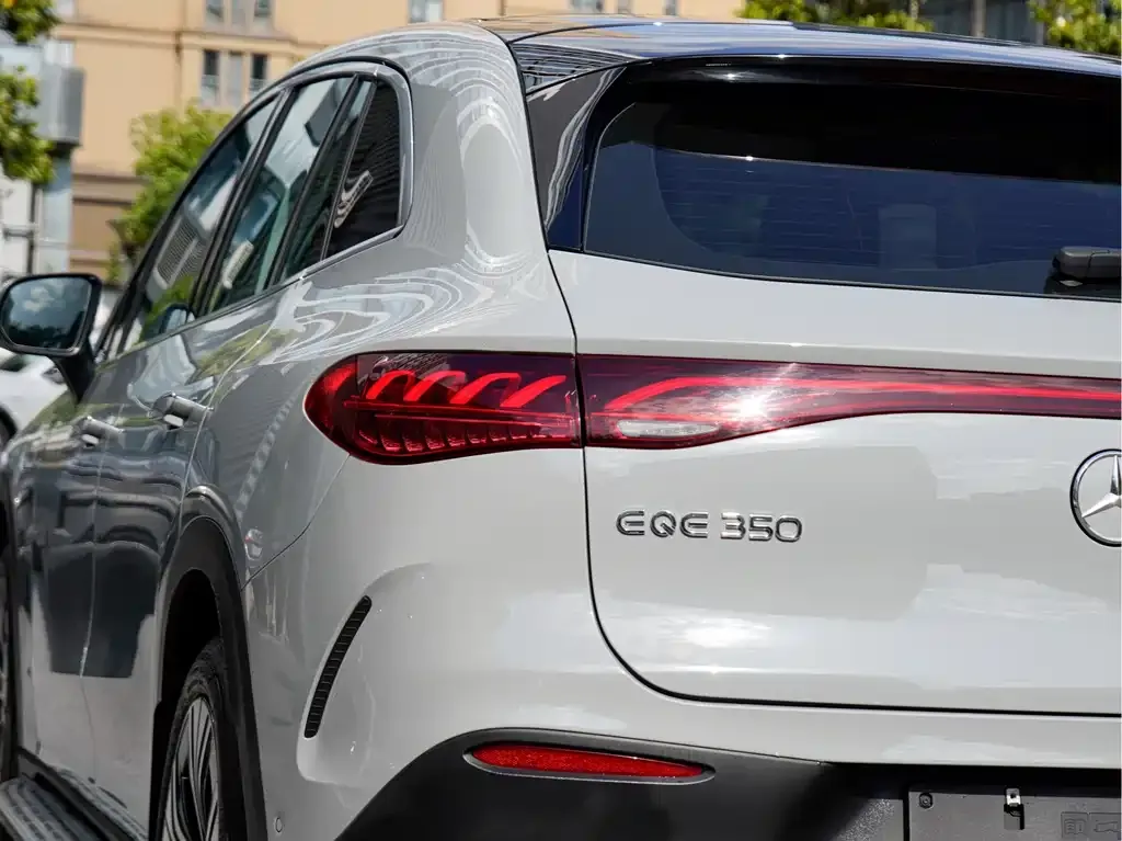 Mercedes-Benz EQE SUV — фото 2