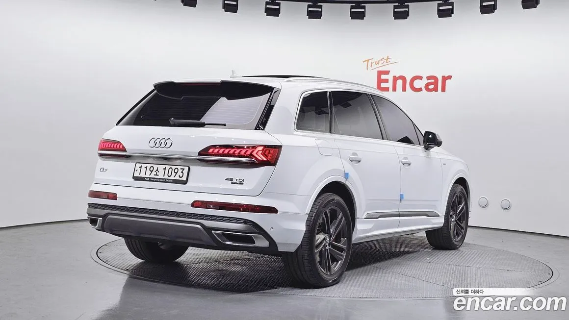 Audi Q7 — фото 6
