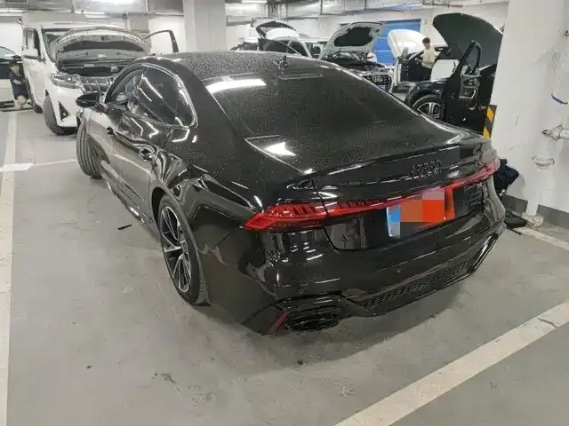 Audi A7L — фото 2