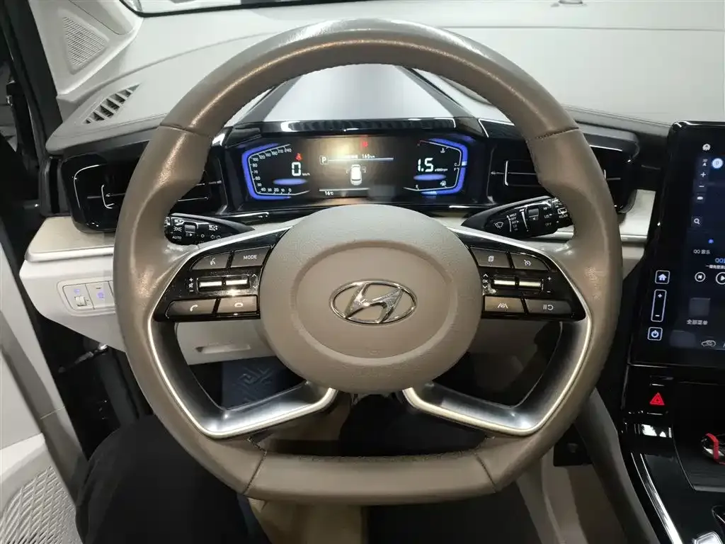 Hyundai Custo — фото 6