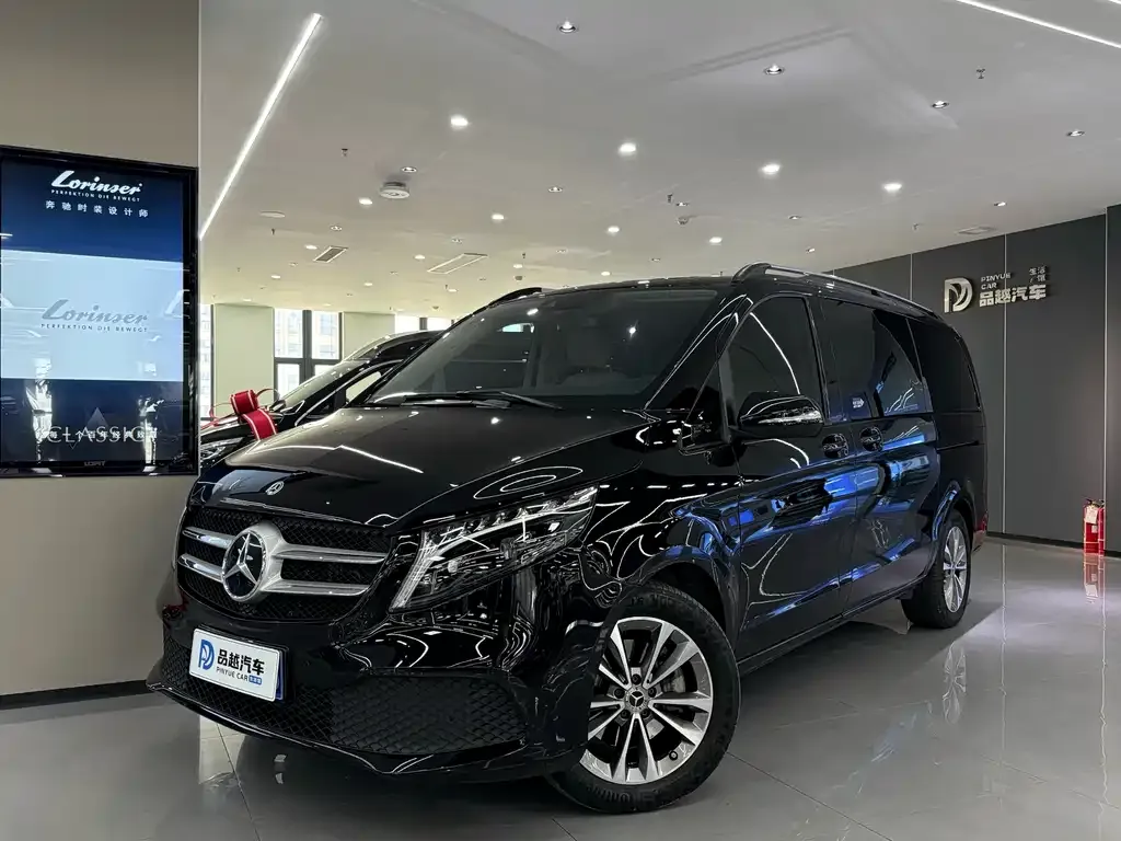 Mercedes-Benz V-Class — фото 1