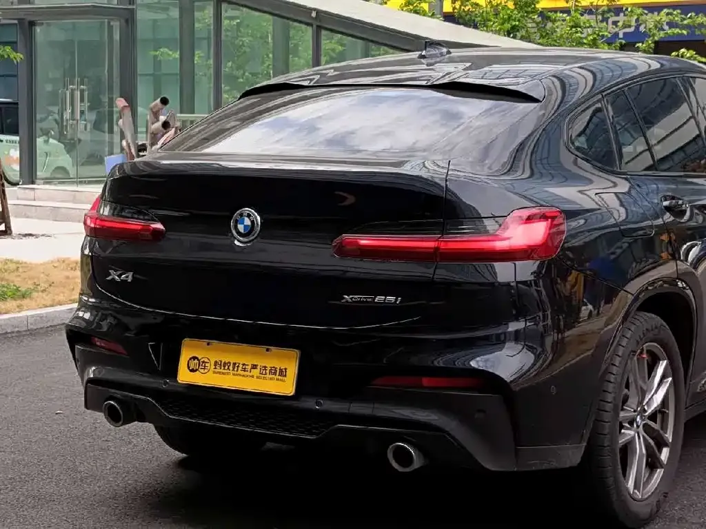 BMW X4 — фото 7