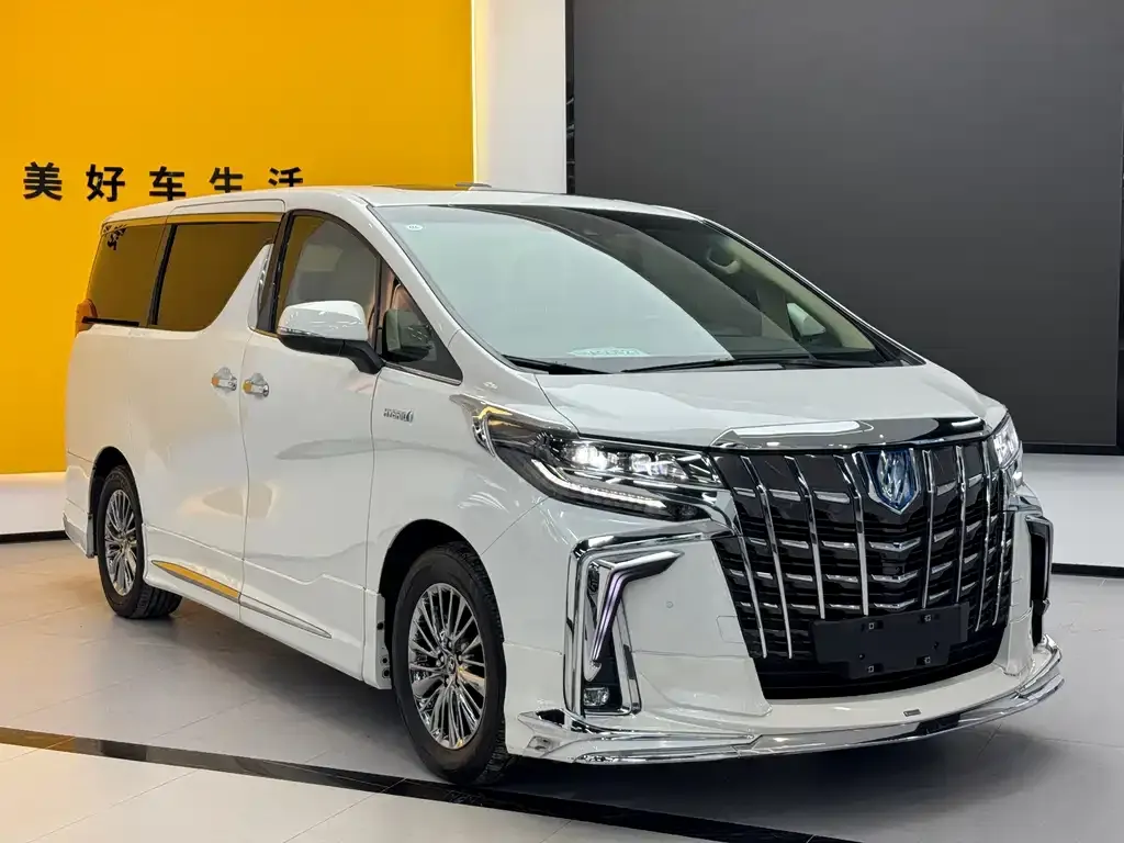 Toyota Alphard — фото 6