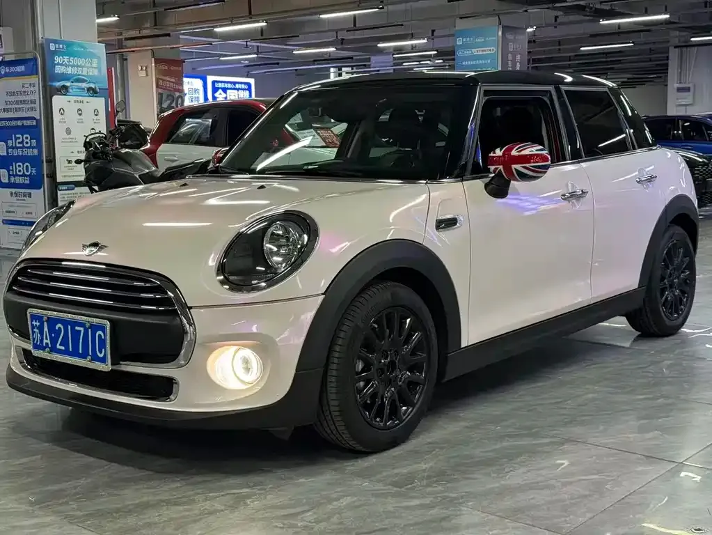 MINI Cooper (3-door) — фото 1