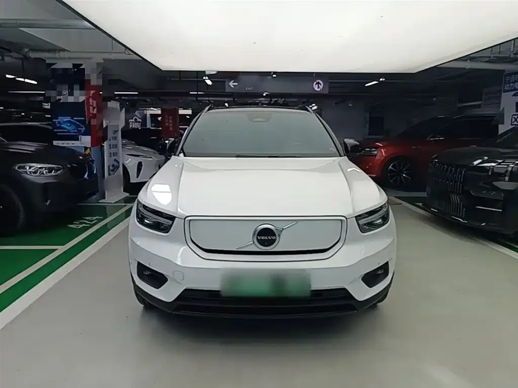 Volvo XC40 NEV — фото 6
