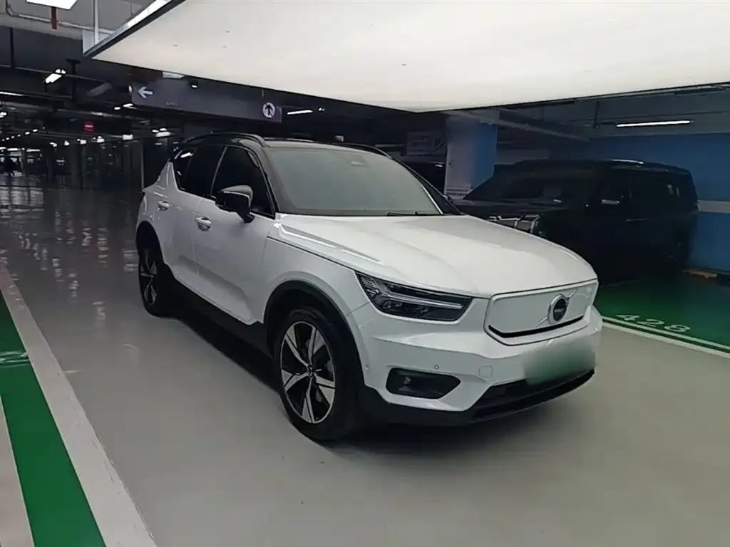 Volvo XC40 NEV — фото 5
