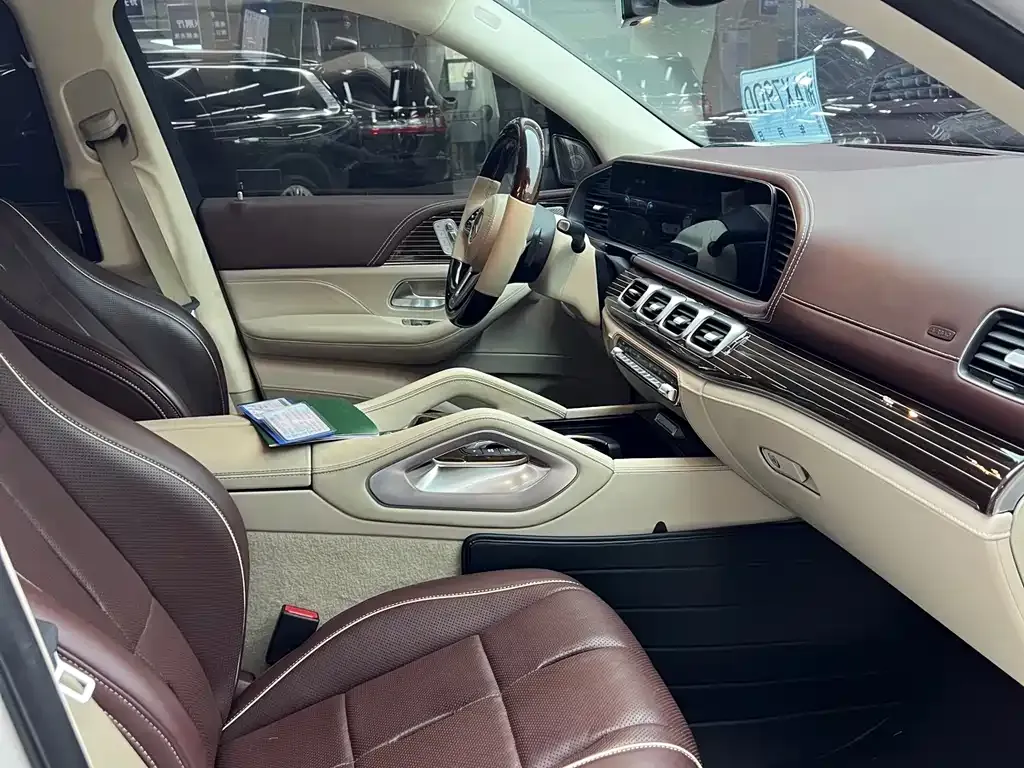 Mercedes-Benz GLS — фото 7