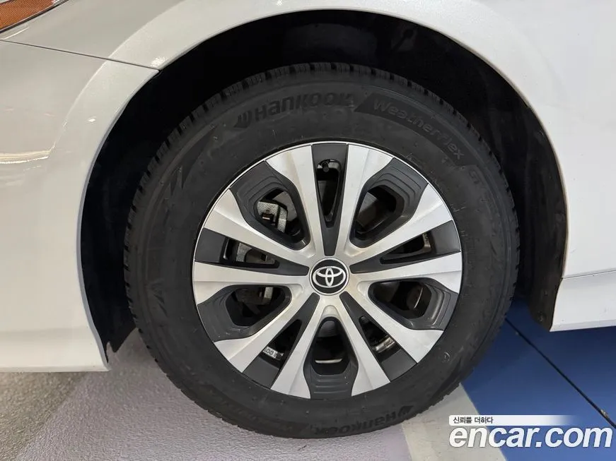 Toyota Prius — фото 10