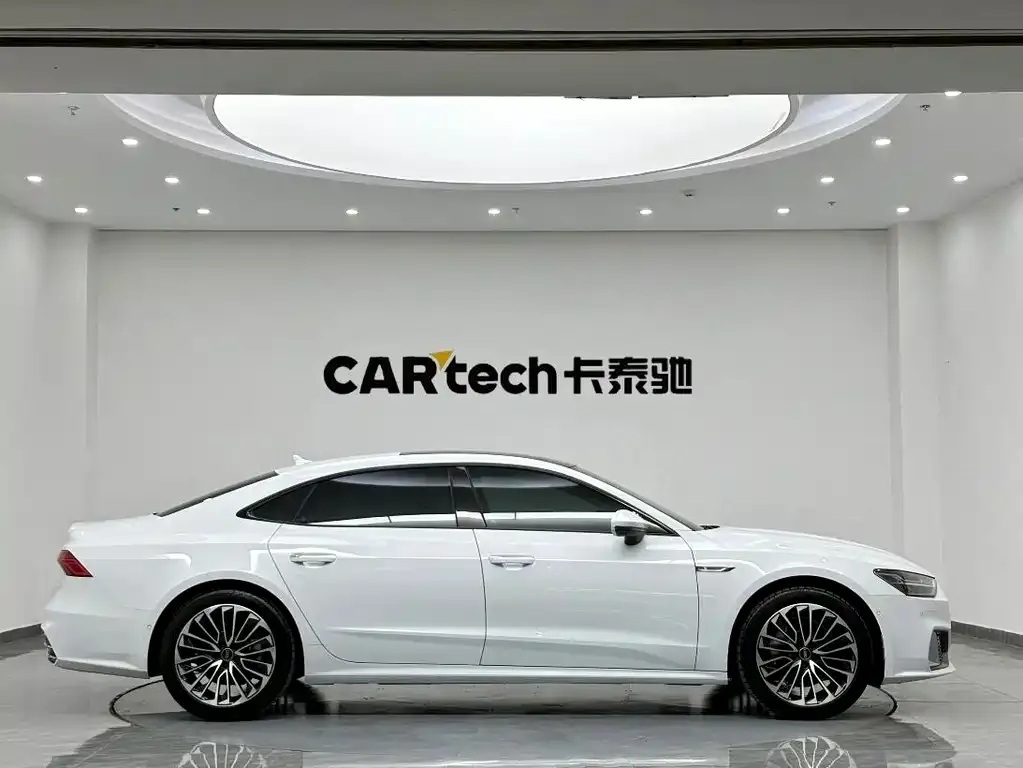 Audi A7L — фото 2