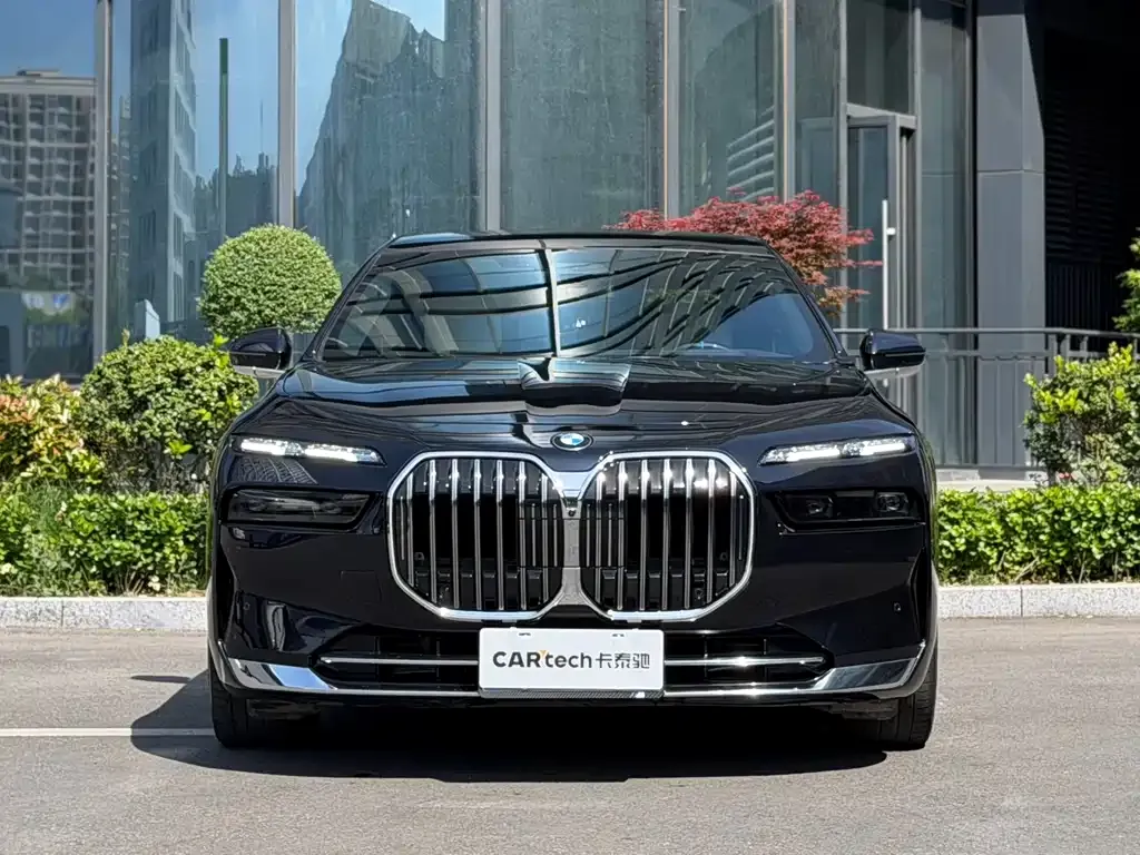 BMW 7 Series — фото 4