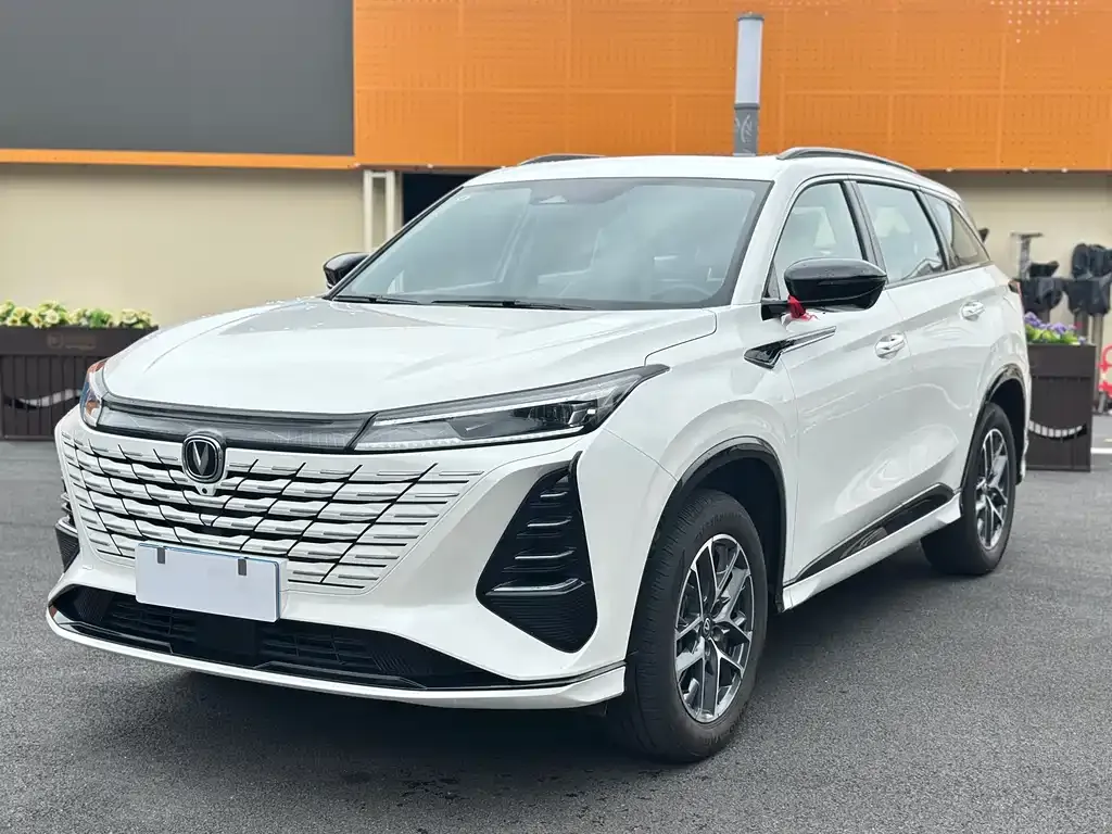 Changan CS75 PLUS — фото 1
