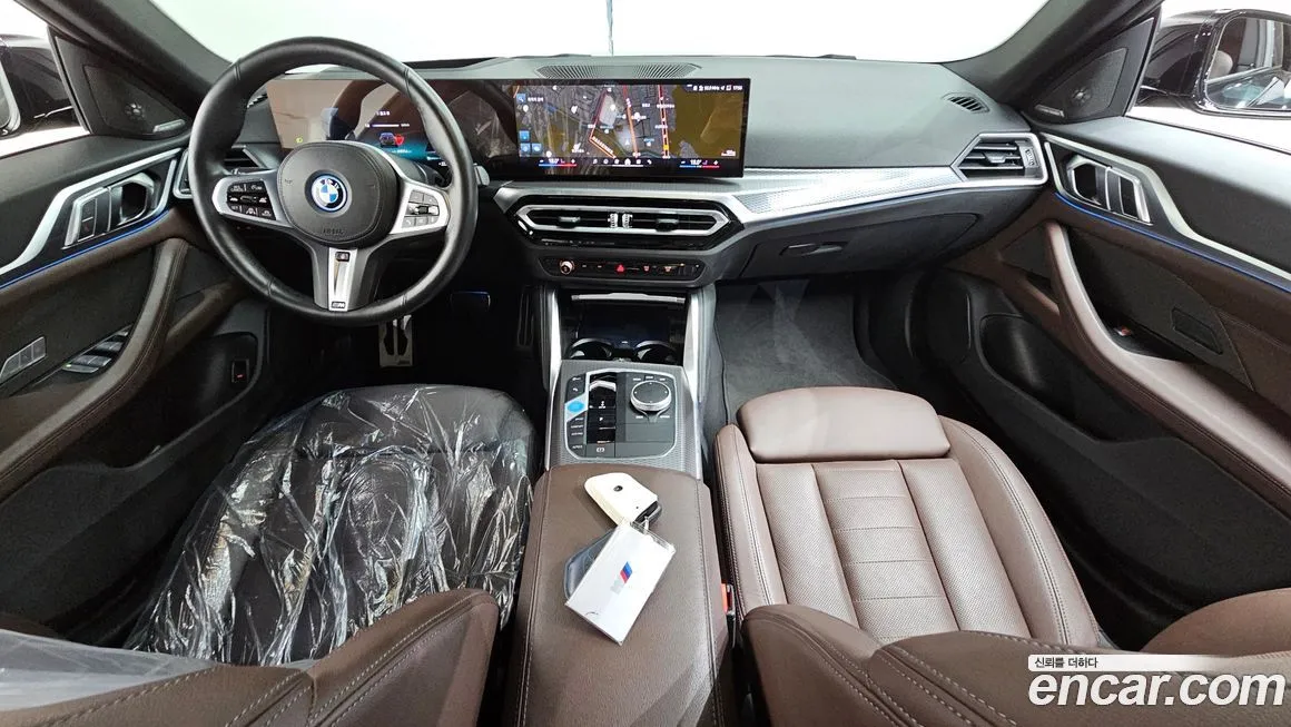 BMW i4 — фото 9