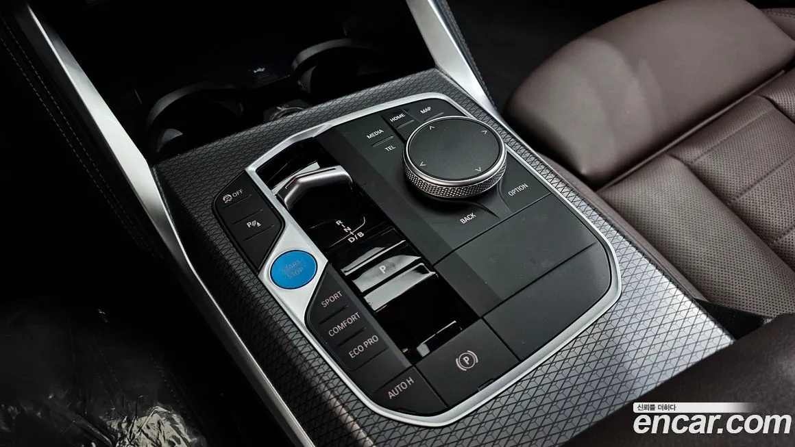 BMW i4 — фото 10