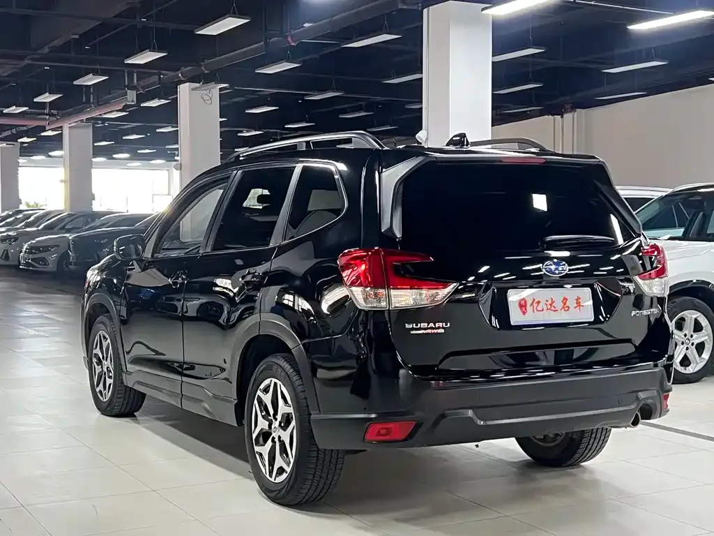 Subaru Forester — фото 6