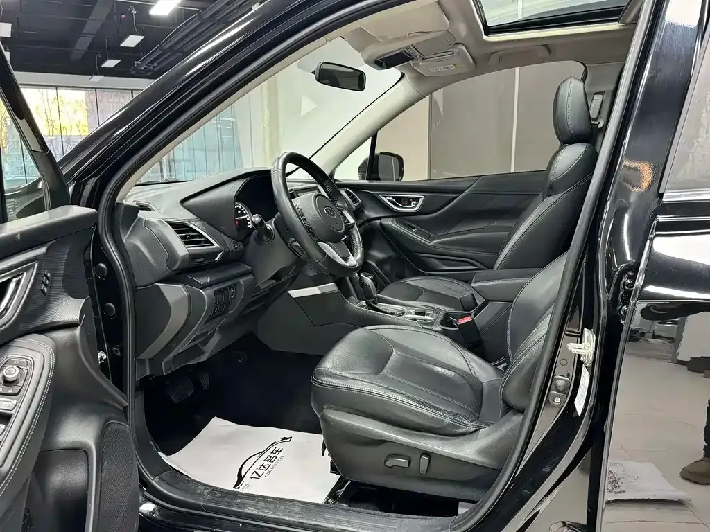 Subaru Forester — фото 4