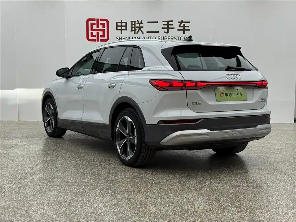 Audi Q5 e-tron — фото 9