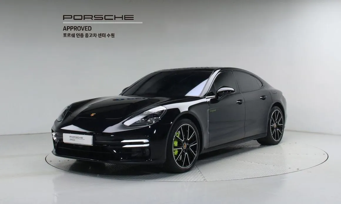 Porsche Panamera — фото 1